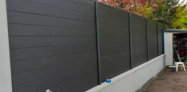 Installation et pose de clôtures de jardin en bois dans le Val-d'Oise